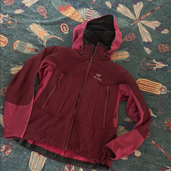 Arc'teryx Jackets & Blazers - Vintage Arc'teryx Women's Gamma LV Softshell Jacket in raspberry L